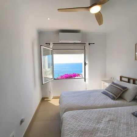Frontline Of The Sea, 3 2 Baths, Parking Вилла