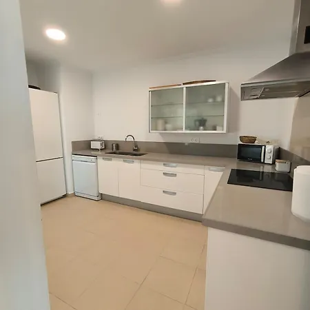 Вилла Frontline Of The Sea, 3 2 Baths, Parking Кальпе